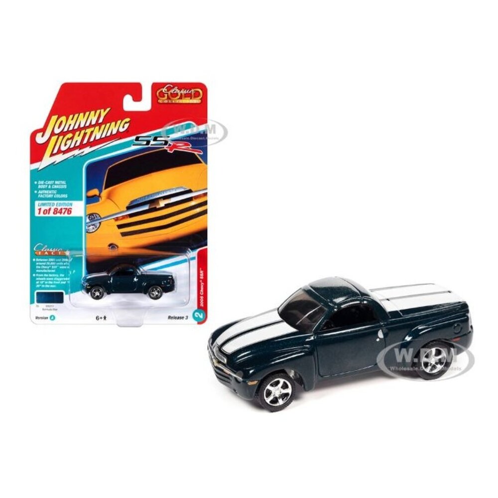 Johnny Lightning 1:64 2005 Chevrolet SSR Pickup Bermuda Blue Die‑Cast